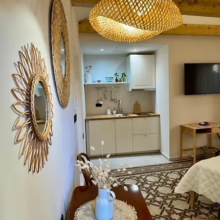 Appartement Ameli Heritage Rooms&apartments