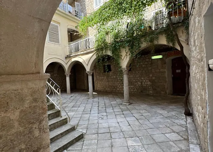 Ameli Heritage & Zadar